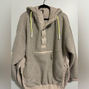 Savvi Sherpa - like new (worn twice)